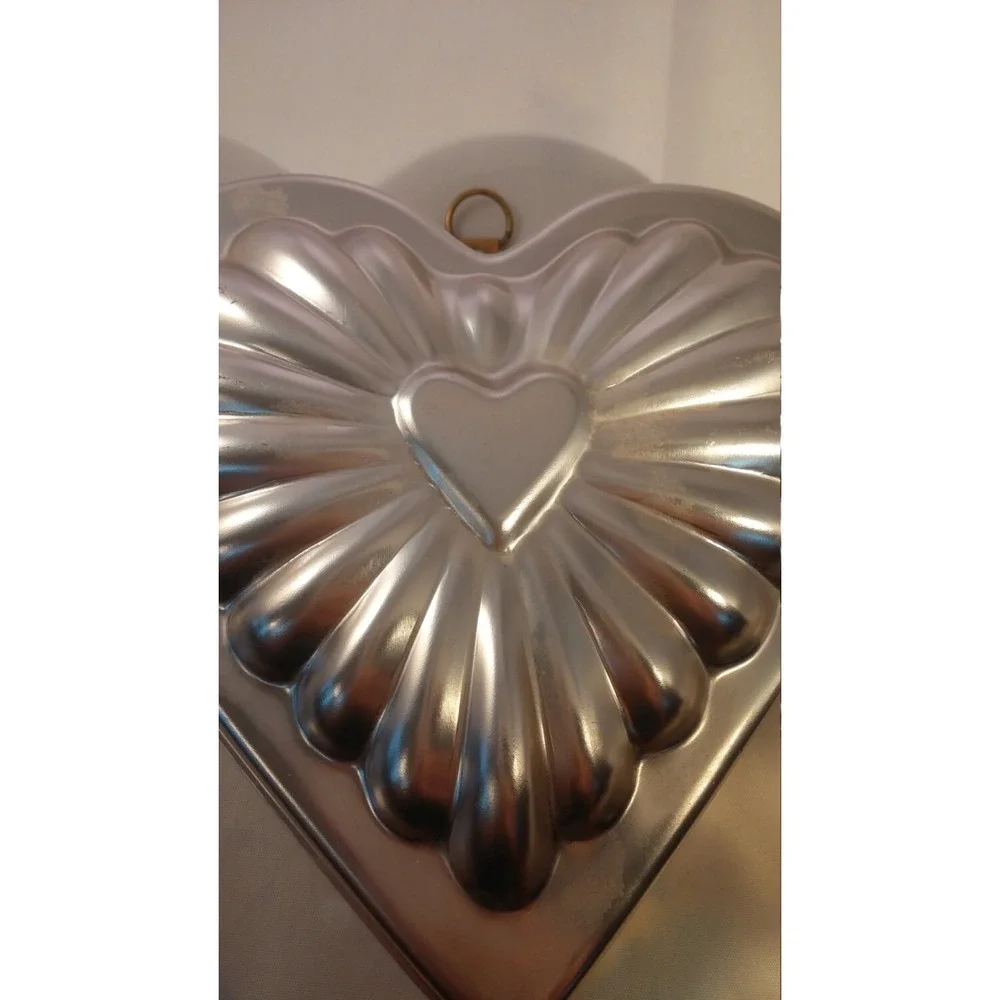 Vintage heart shaped‎ copper Jello mold